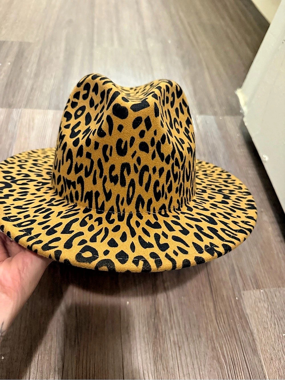 Leopard Print Wide Brim Hat- Like New